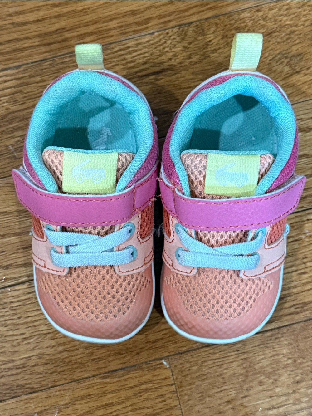 See Kai Run Baby Girls Toddlers 5 Viento Mini First Walker Shoes Sneakers Peach - Picture 2 of 9